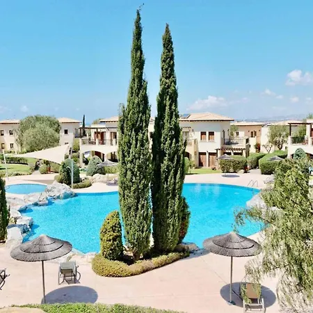 Lovely Ground Floor Pomos With Private Garden And Communal Pool - Aphrodite Hills Appartamento Kouklia
