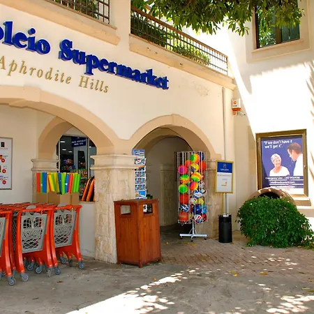 Lovely Ground Floor Pomos With Private Garden And Communal Pool - Aphrodite Hills Appartamento