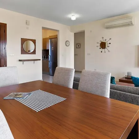 Lovely Ground Floor Pomos With Private Garden And Communal Pool - Aphrodite Hills