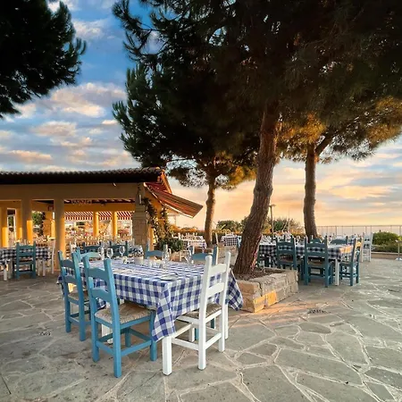 Lovely Ground Floor Pomos With Private Garden And Communal Pool - Aphrodite Hills Apartamento Kouklia