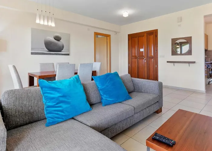 Lovely Ground Floor Pomos With Private Garden And Communal Pool - Aphrodite Hills Lägenhet Kouklia