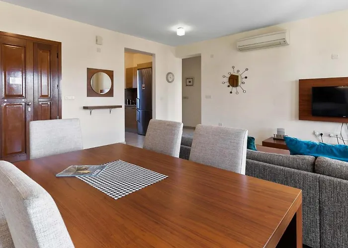 Lovely Ground Floor Pomos With Private Garden And Communal Pool - Aphrodite Hills