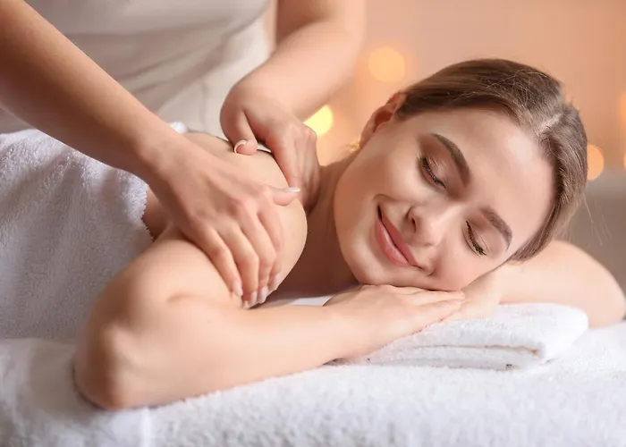 Lovely Ground Floor Pomos With Private Garden And Communal Pool - Aphrodite Hills Lägenhet *