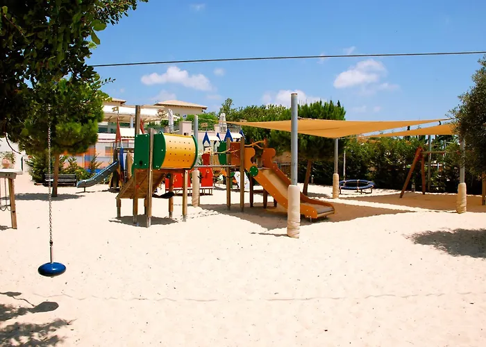 Lovely Ground Floor Pomos With Private Garden And Communal Pool - Aphrodite Hills Kouklia